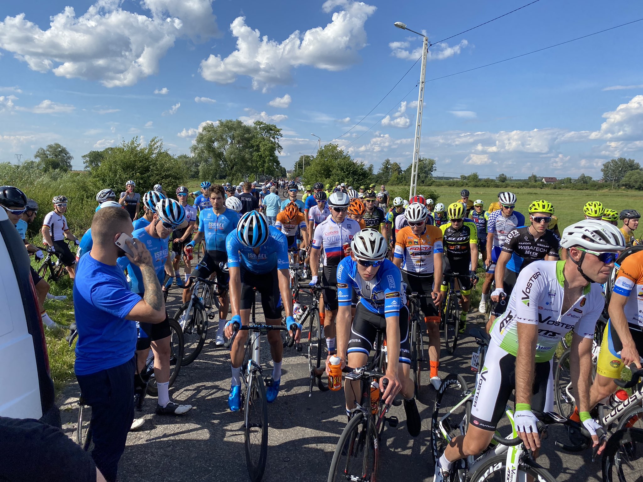 A etapa de abertura de Dookola Mazowsza pára a 30kms da chegada!