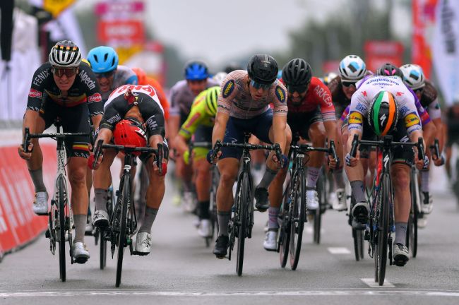 Caleb Ewan regressa às vitórias!