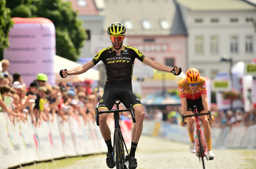 Etapa e geral para Damien Howson!