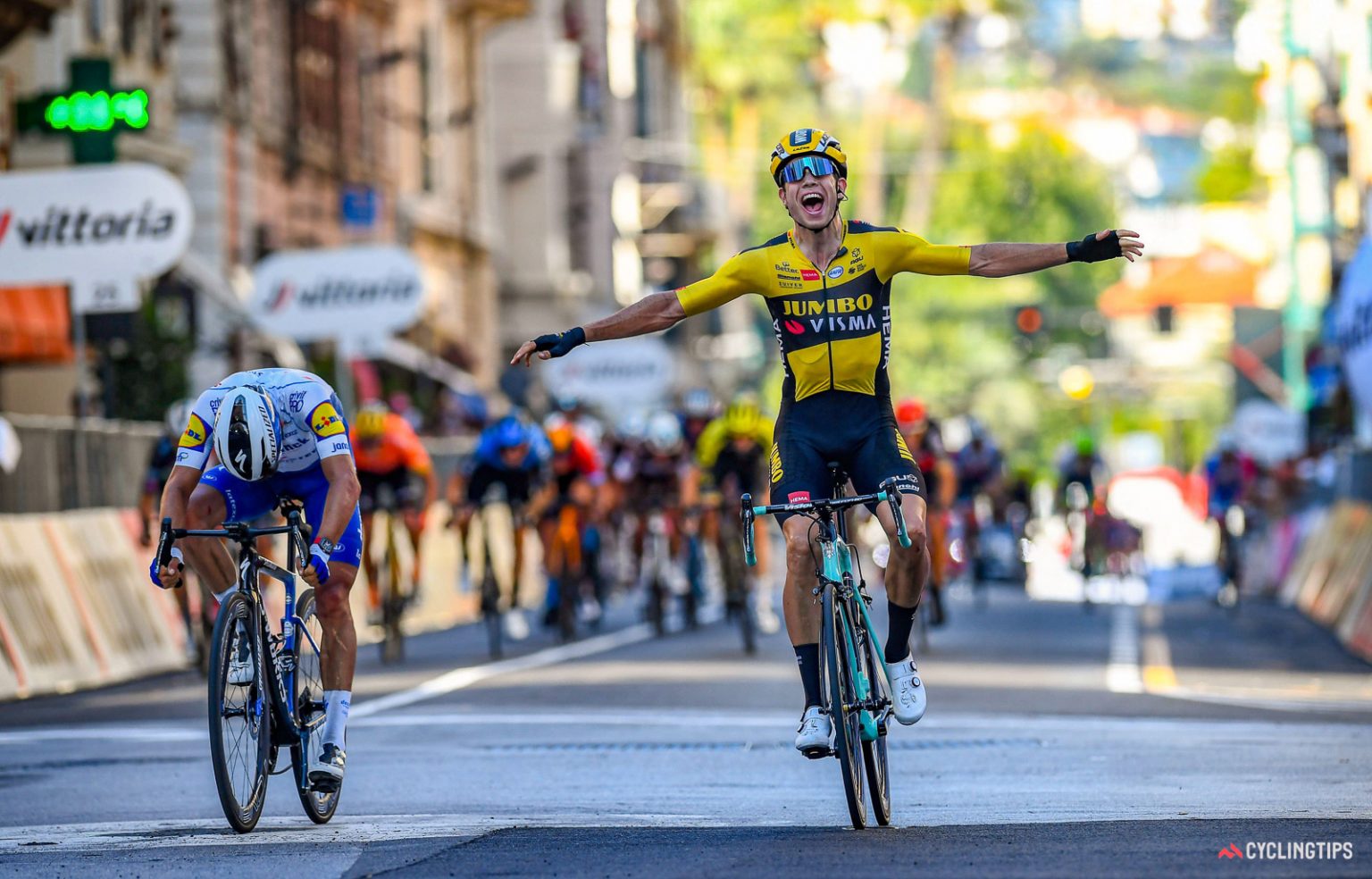 Conquistado o primeiro Monumento de Wout van Aert!