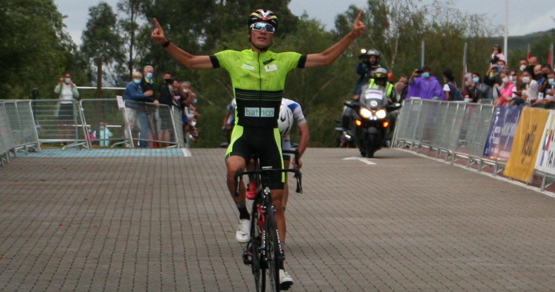 Hat trick para Ayuso!