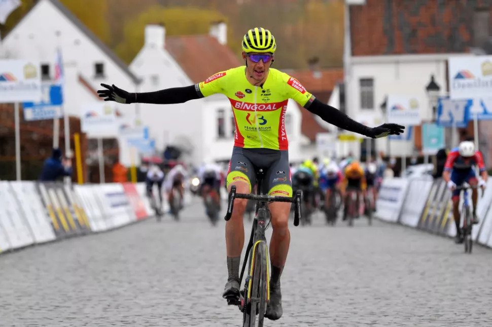 Quando se deixa a fuga ganhar tempo, deixam o Ludovic Robeet vencer a Nokere Koerse!