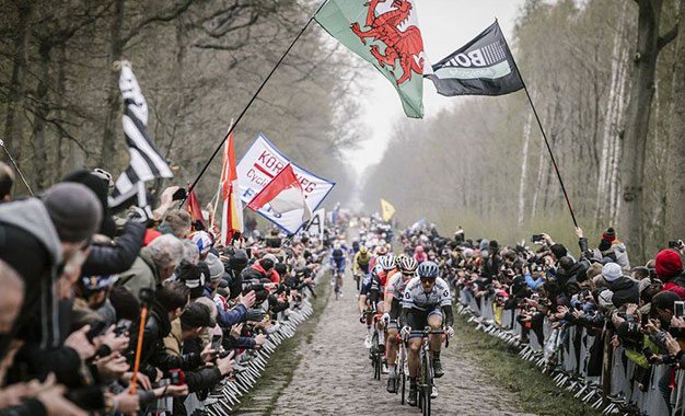 Paris-Roubaix adiado para outubro!