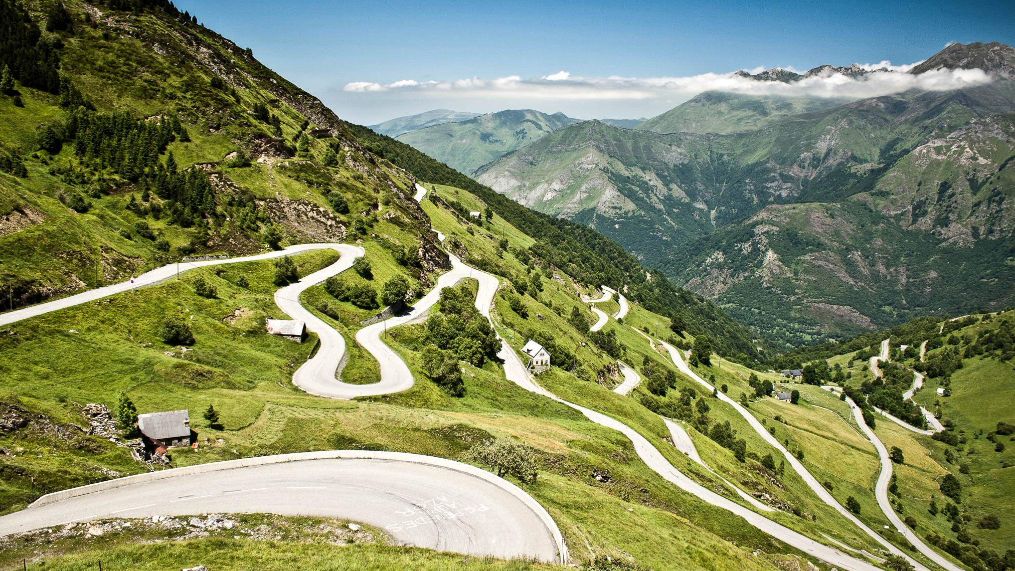 Dois titãs dos Pirenéus para encerrar a montanha do Tour 2021!