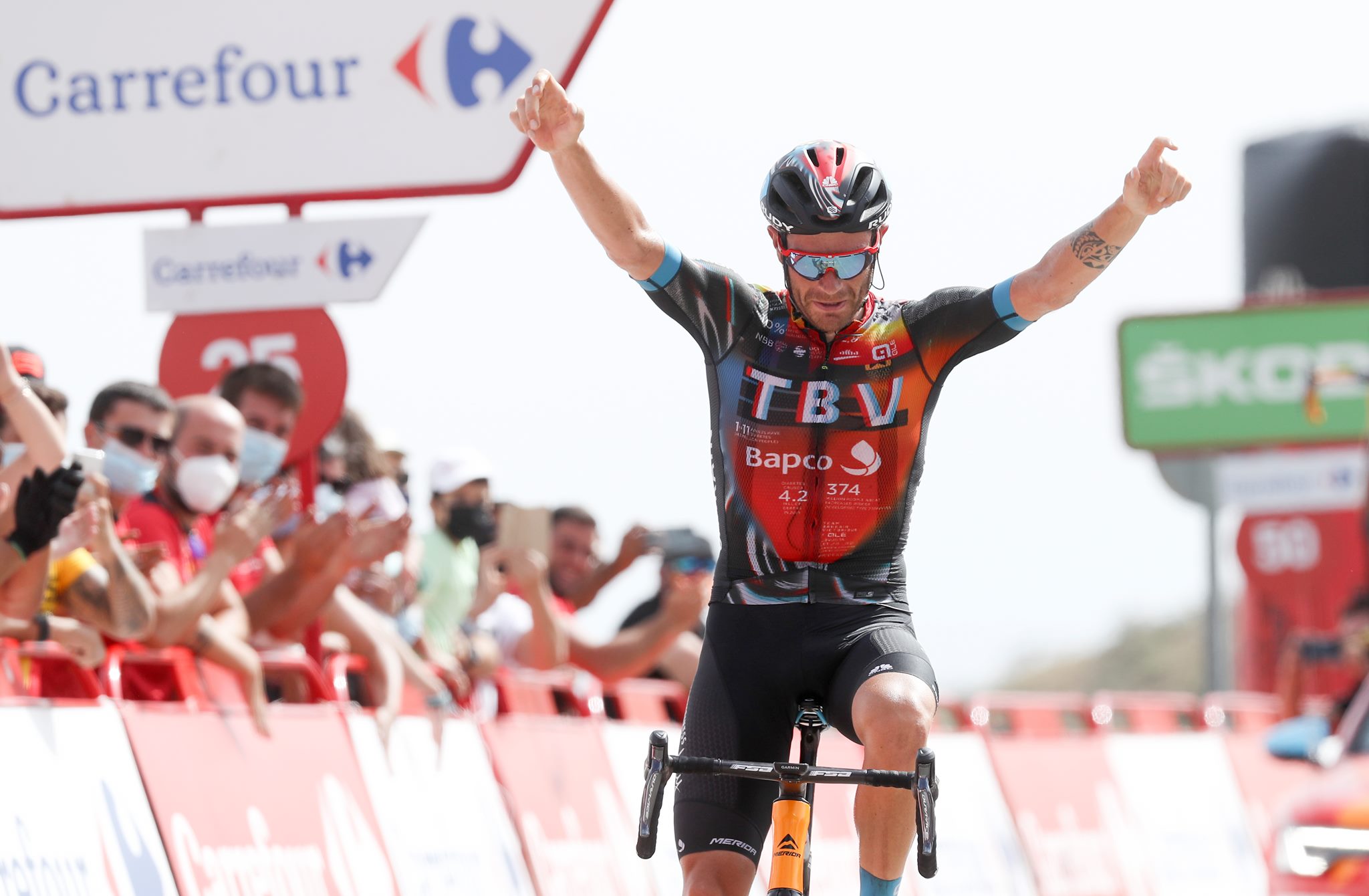 71km em solitário valem a Damiano Caruso a primeira vitória de etapa na La Vuelta!