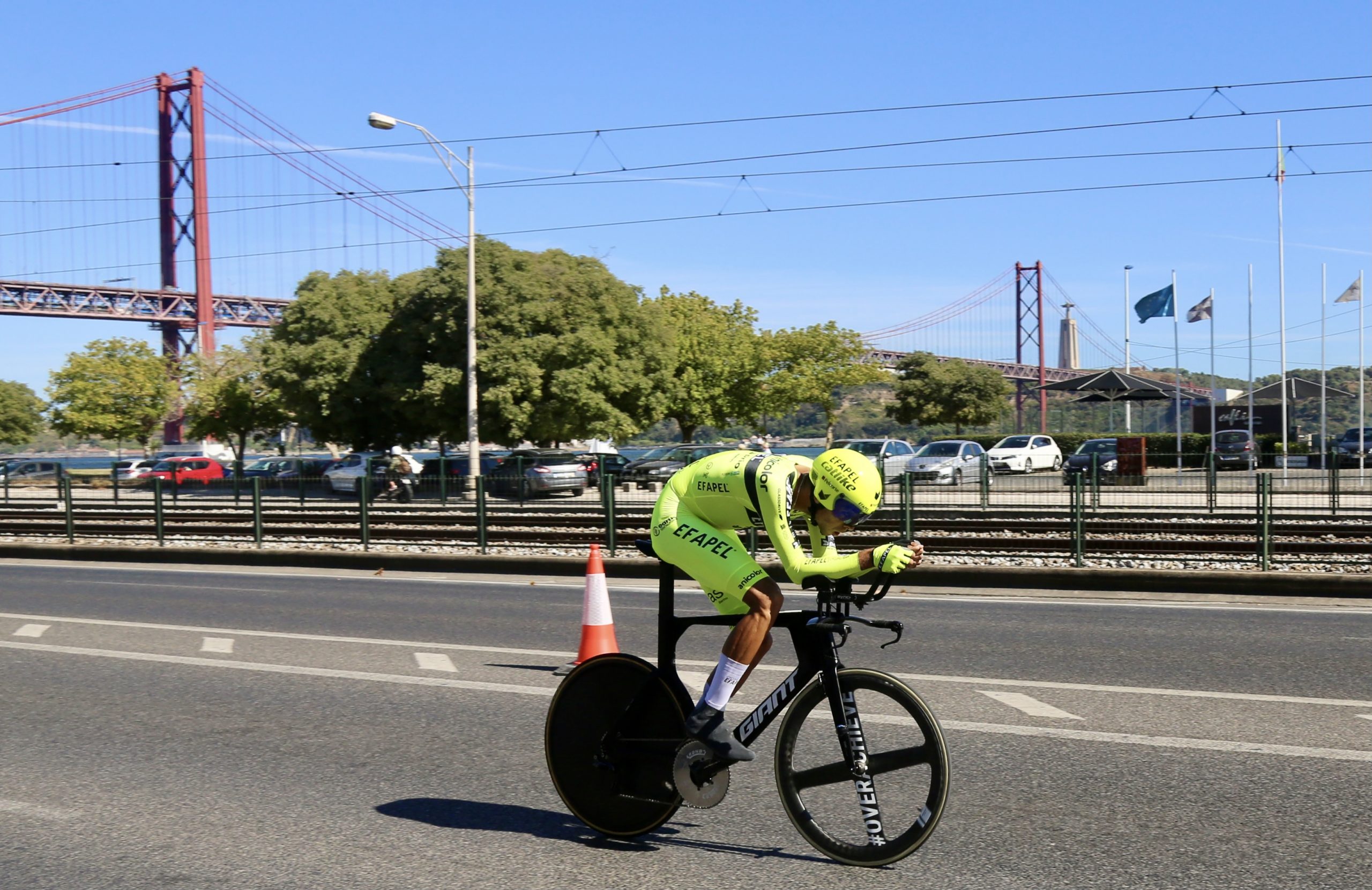 Rafael Reis triunfa no prólogo e é o primeiro líder da Volta a Portugal!