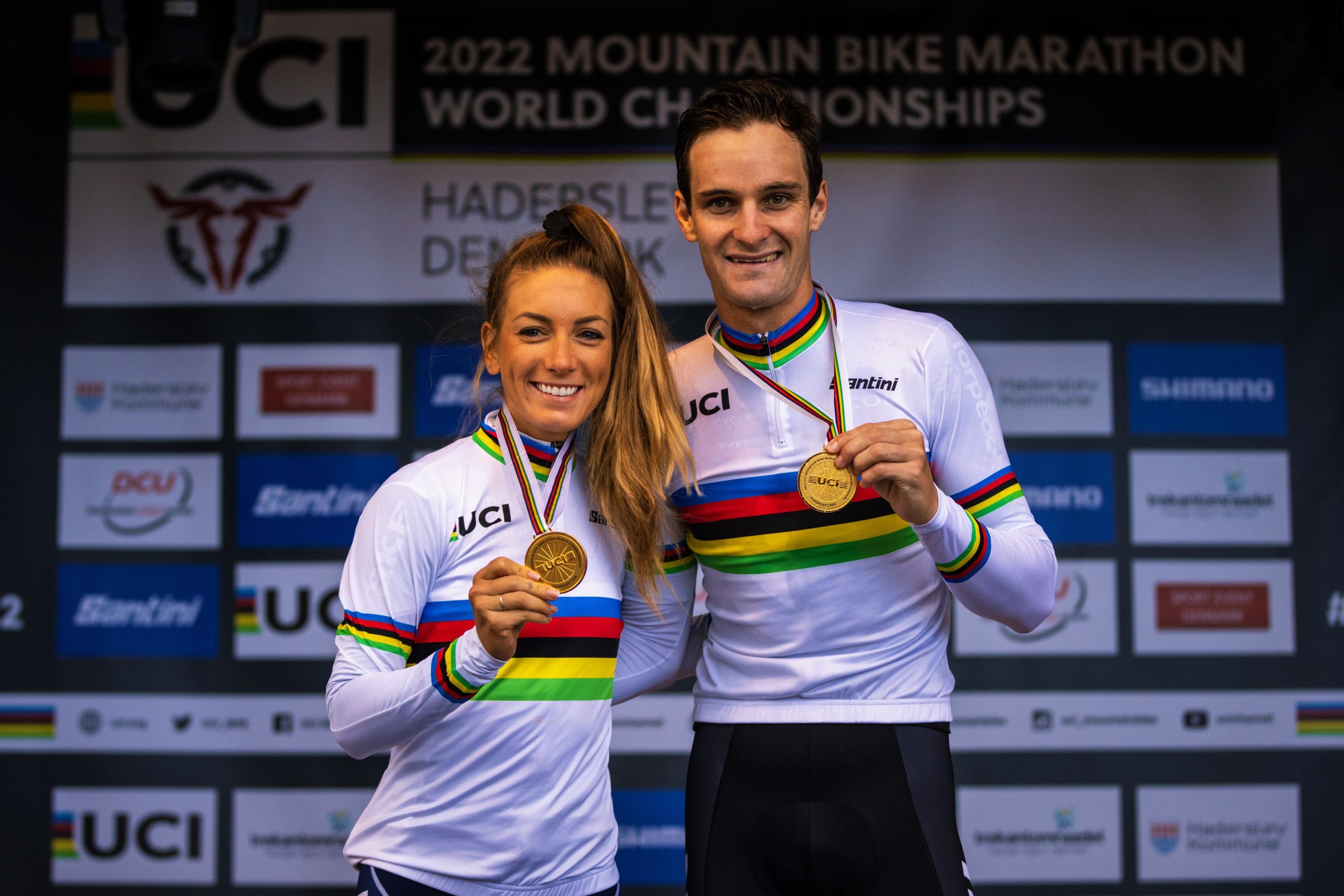 Samuel Gaze e Pauline Ferrand-Prevot coroados campeões do mundo de maratona em Haderslev!