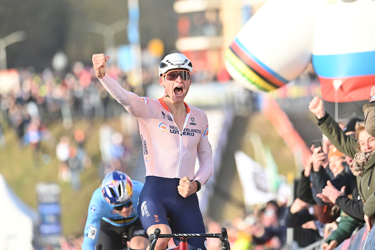 Mathieu Van der Poel bate Wout Van Aert e conquista pela 5ª vez o Título Mundial de Ciclocrosse!