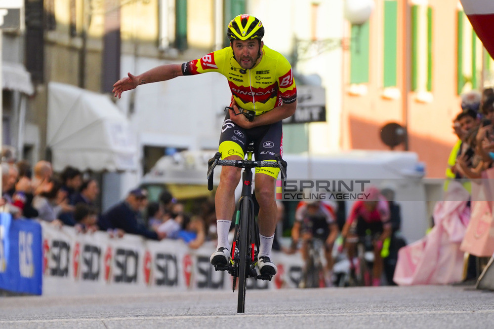 Uma vénia para Alexis Guerin: 95km a solo e vitória na etapa 4 da Coppi e Bartali!