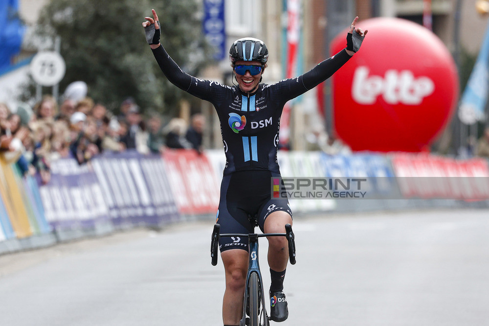 Pfeiffer Georgi vence Brugge – De Panne em grande exibição da Team DSM!