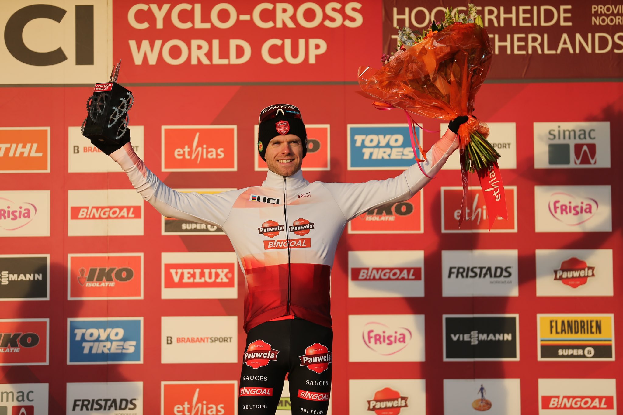 Eli Iserbyt é o grande vencedor da Taça do Mundo de Ciclocrosse 2023/2024 (Foto: Photopress)