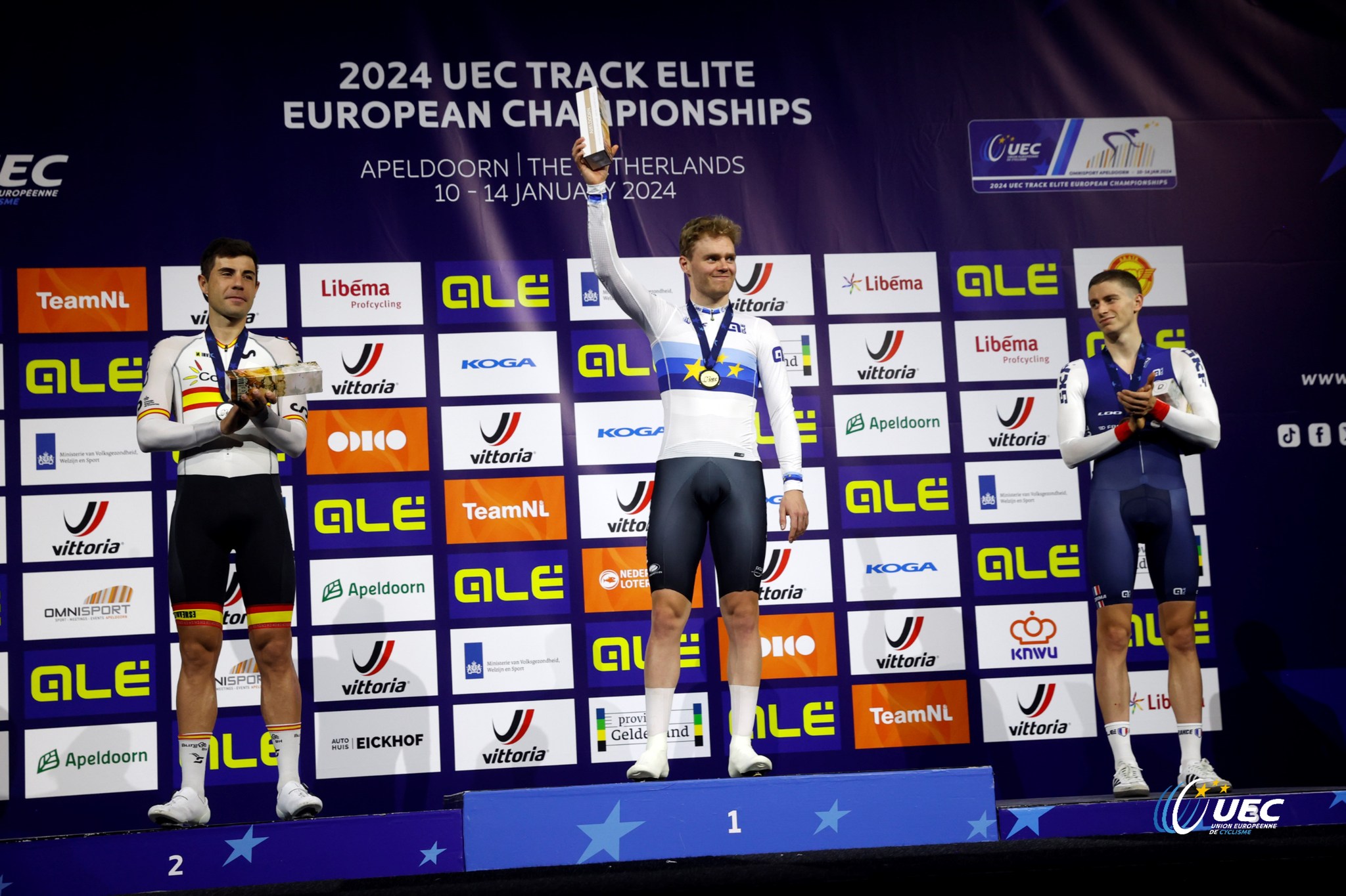 Pódio da Corrida por Pontos Masculina dos Campeonatos Europeus de Pista com Sebastian Mora, Niklas Larsen e Oscar Nilsson-Julien