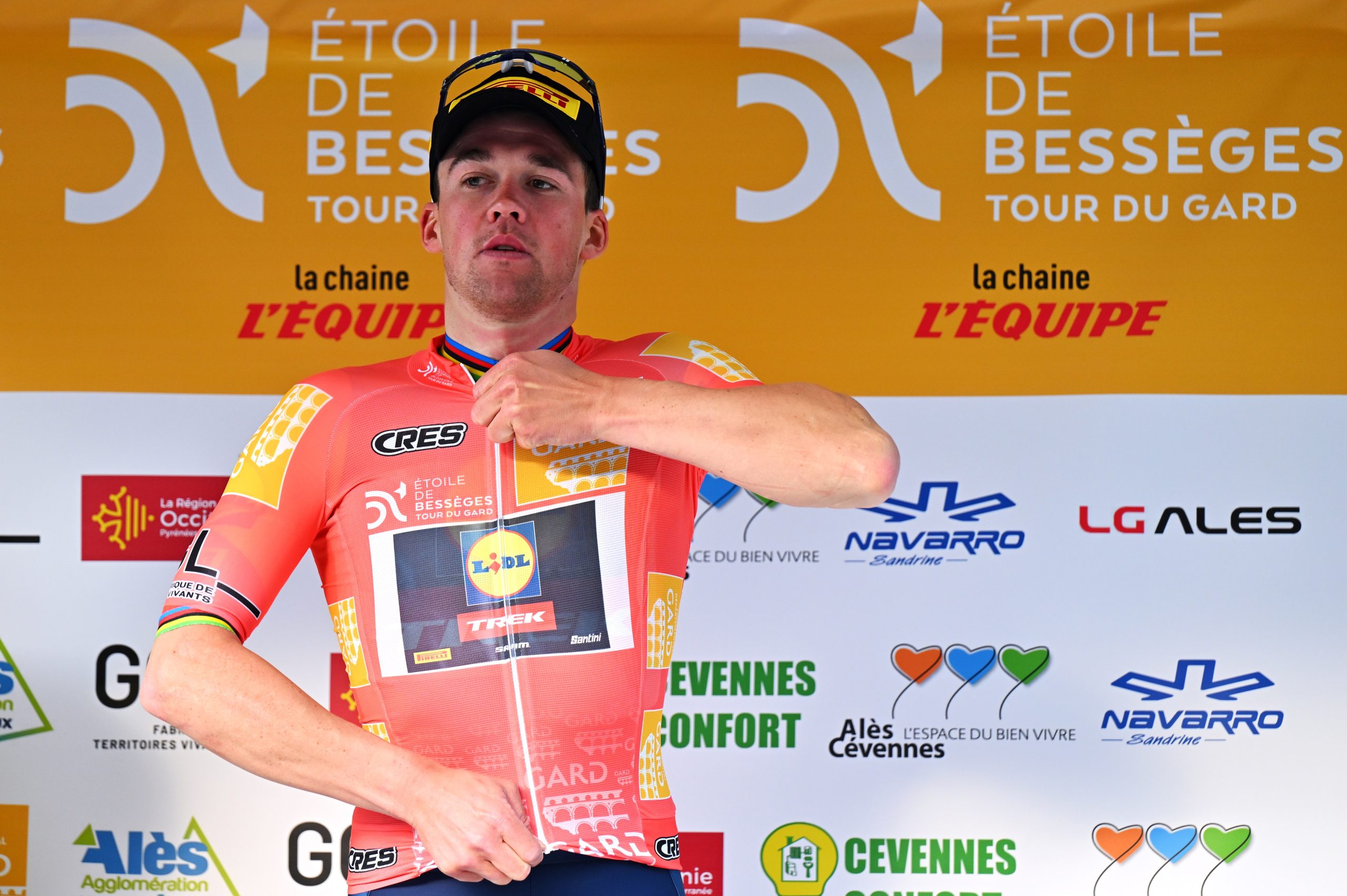 Mads Pedersen segue o Camisola Laranja da Étoile de Bessèges (Foto: Getty Images)