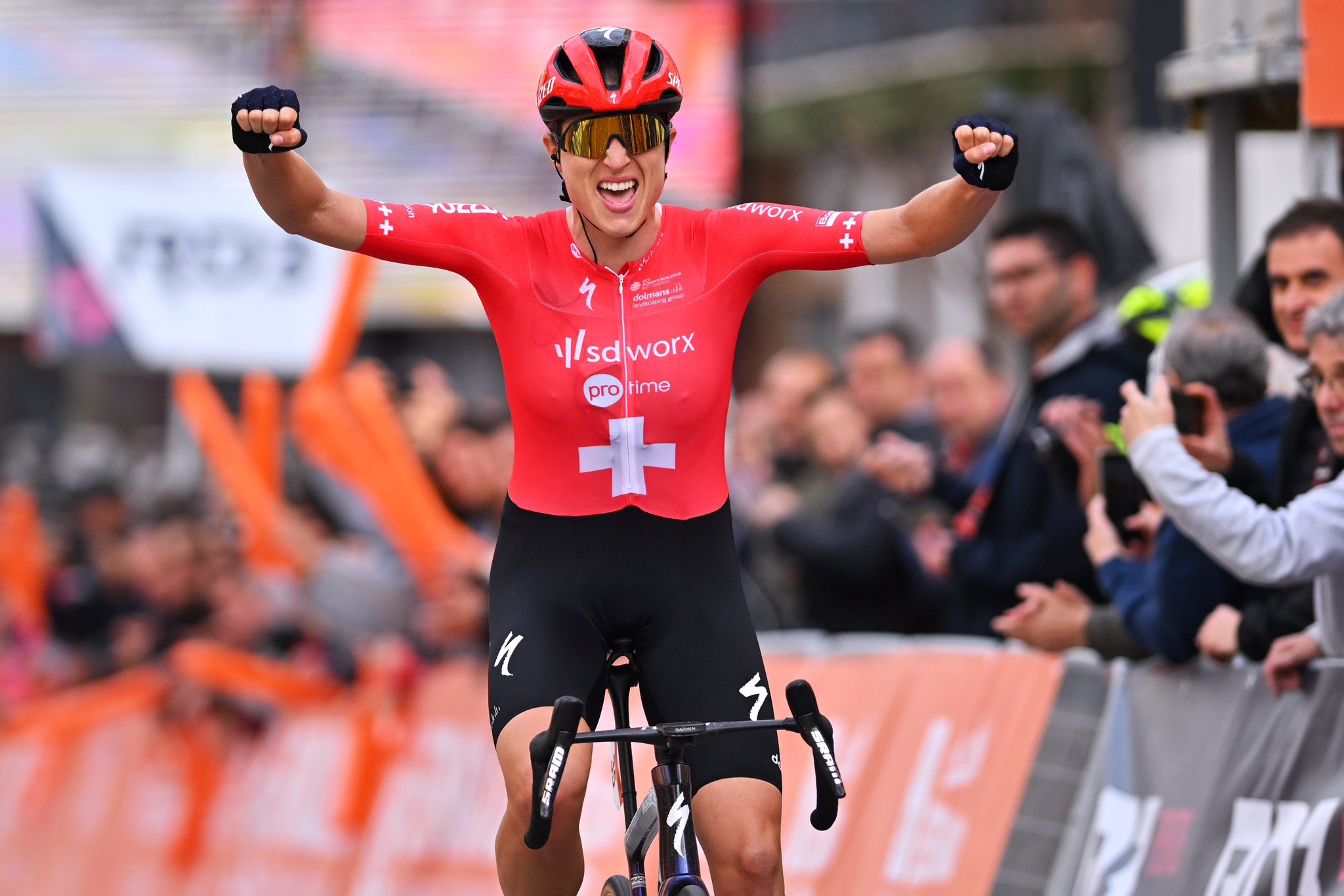 Marlen Reusser triunfa na etapa 2 e é a nova líder da Setmana Ciclista Valenciana!
