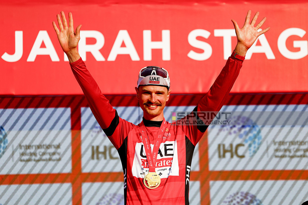 Jay Vine manteve a camisola vermelha do UAE Tour (Foto: Luca Bettini/SprintCyclingAgency©2024)