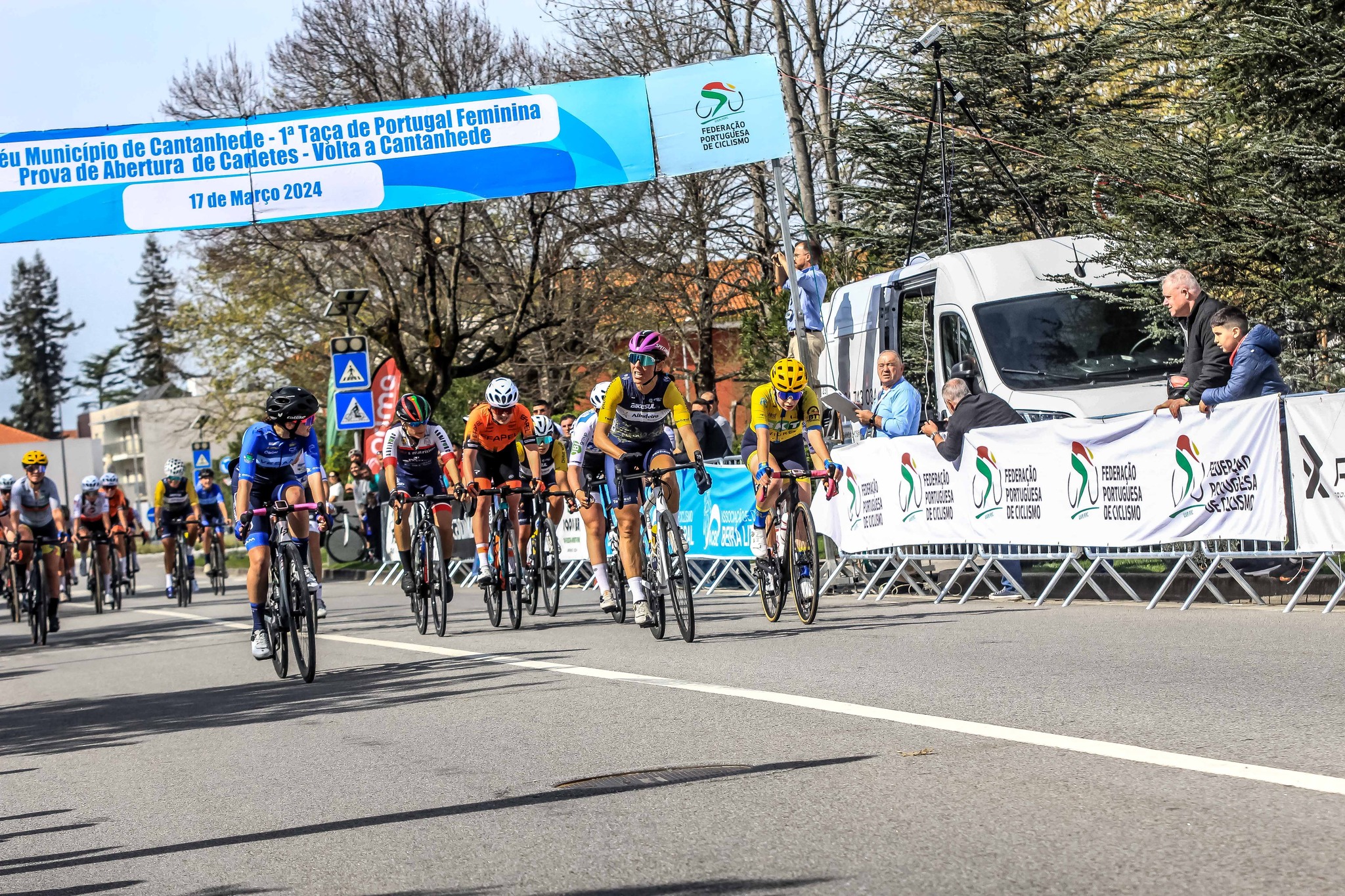 Bruna Gonçalves foi a vencedora ao sprint nas Juniores!