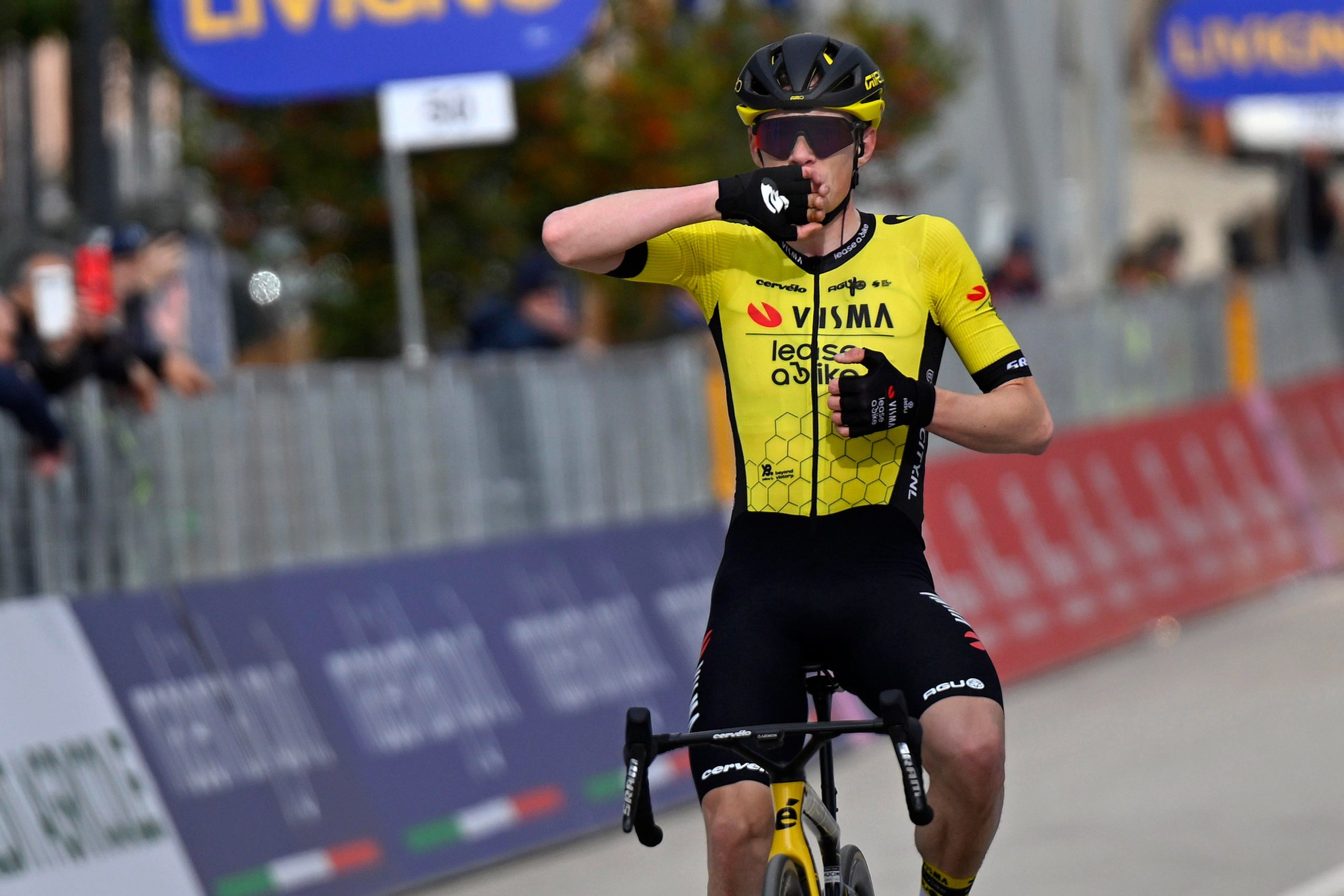 Alto da Fóia para definir a geral da Volta ao Algarve!