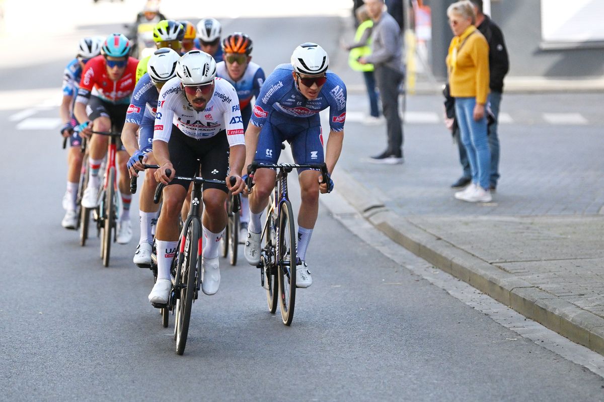 Grupo que se isolou a 43km da meta com António Morgado em destaque (Foto: Getty Images)