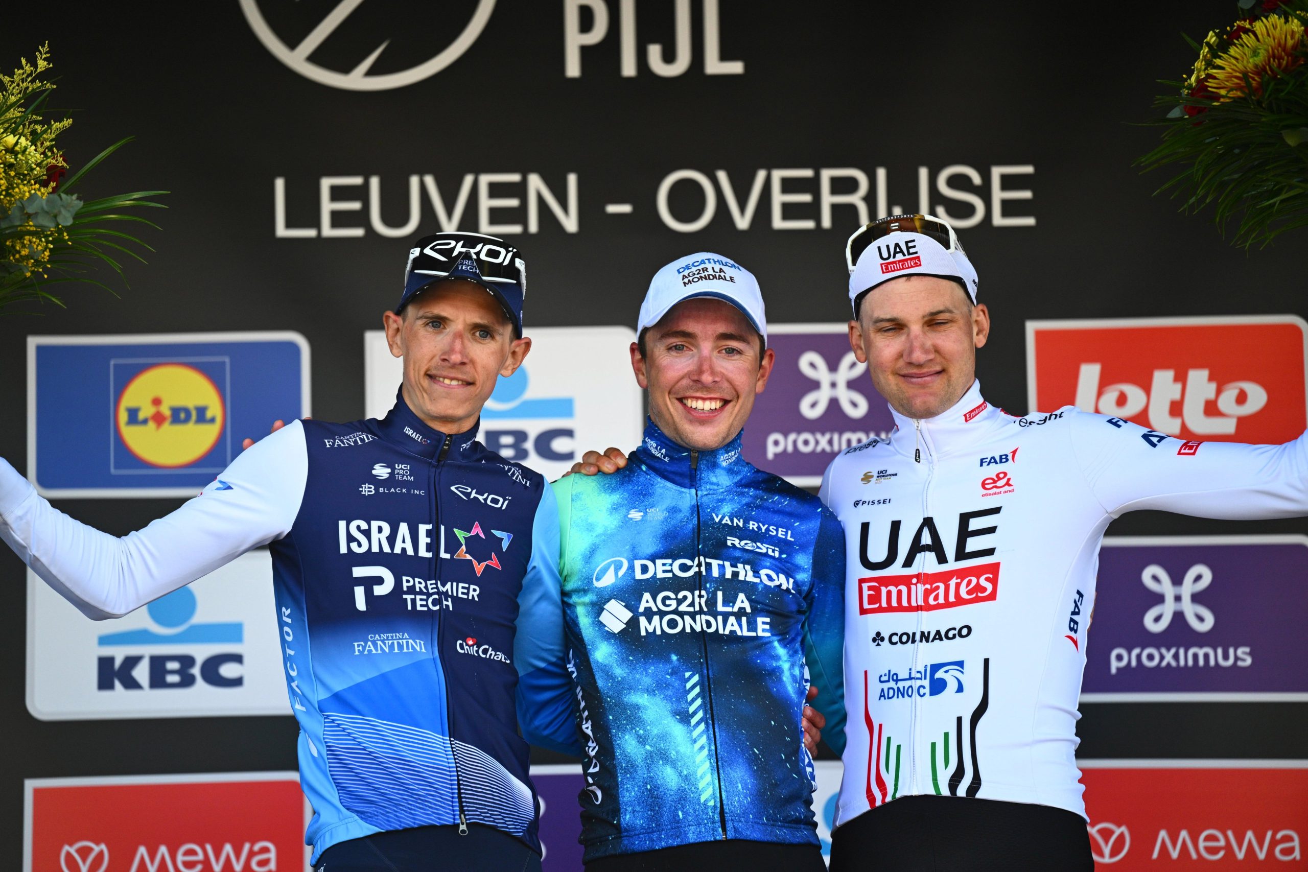 Pódio da Brabantse Pijl com Dylan Teuns, Benoit Consefroy e Tim Wellens (Foto: Sprint Cycling Agency)
