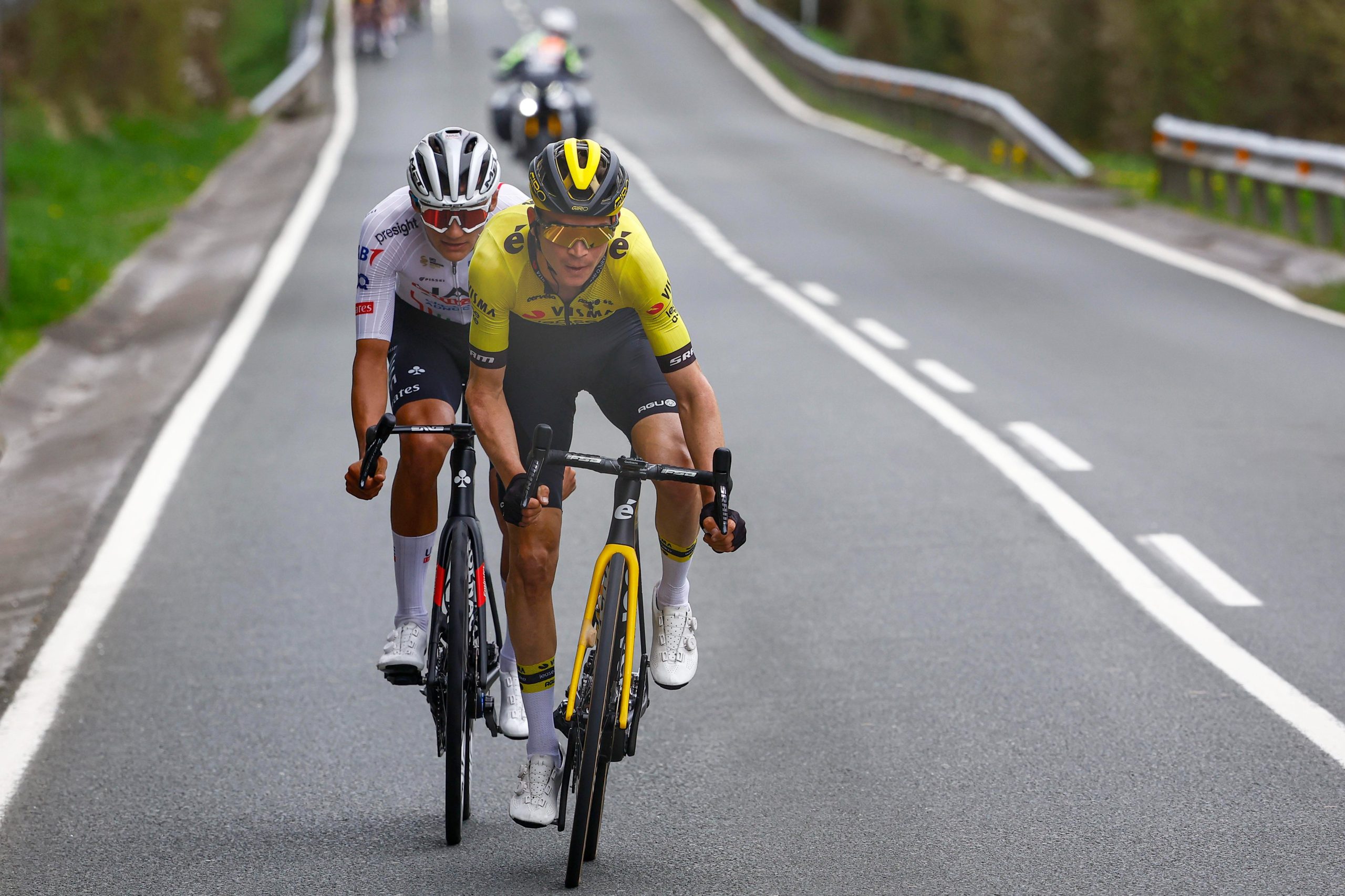 A fuga da etapa 5 da Itzulia Basque Country com Sepp Kuss e Isaac del Toro! (Foto: Cor Vos)