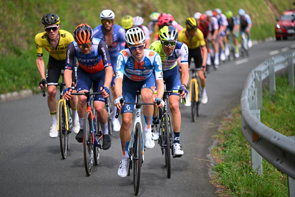 A grande fuga da etapa final da Itzulia Basque Country com Oscar Onley em destaque (Foto: Tim de Waele/Getty Images)