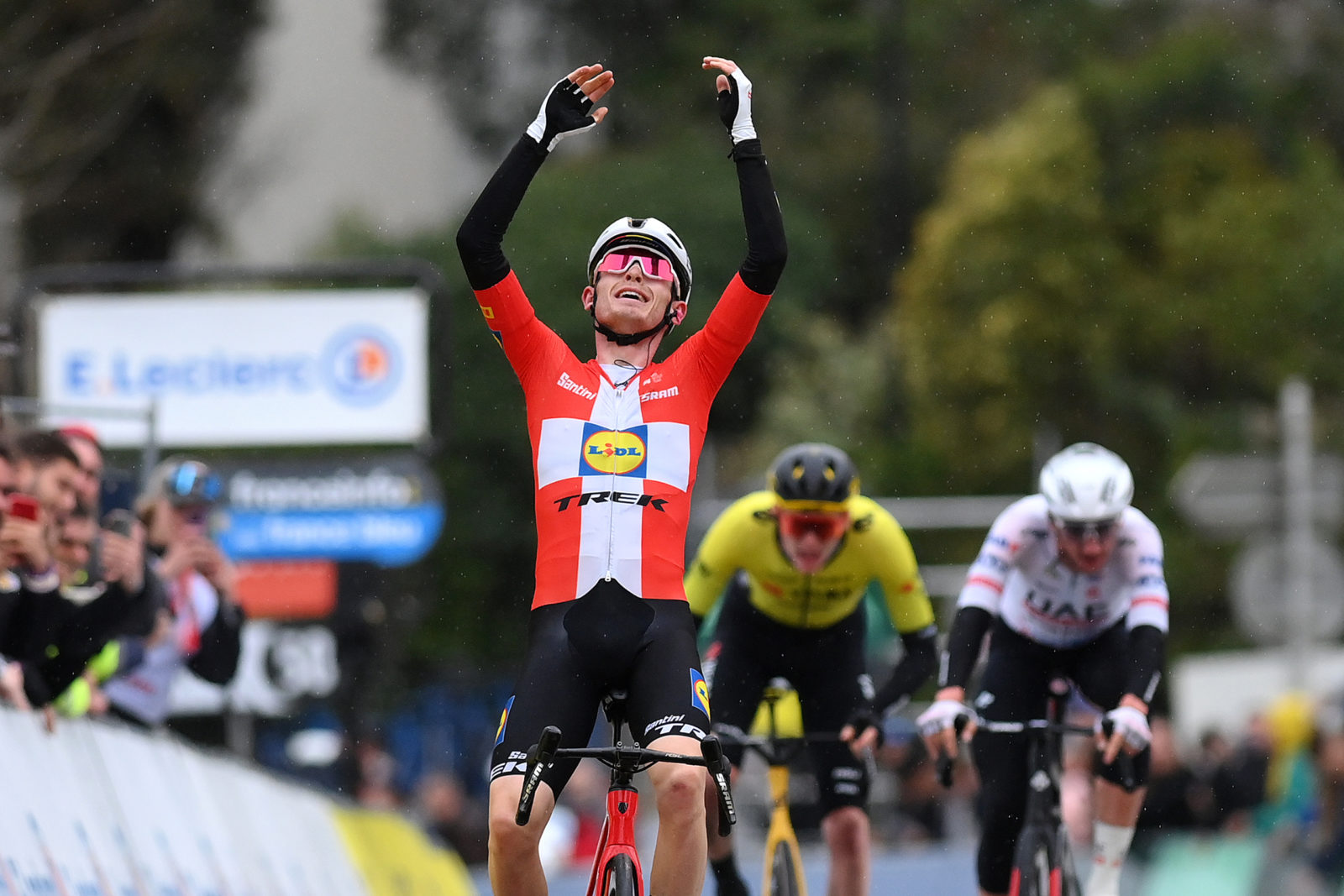 Viking à procura de conquistar as ruas de Huy na La Flèche Wallonne!