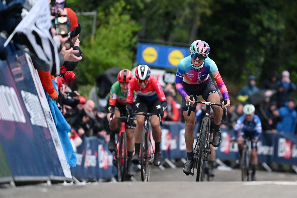 Ataque de Kasia Niewiadoma no Mur de Huy (Foto: Getty Images)