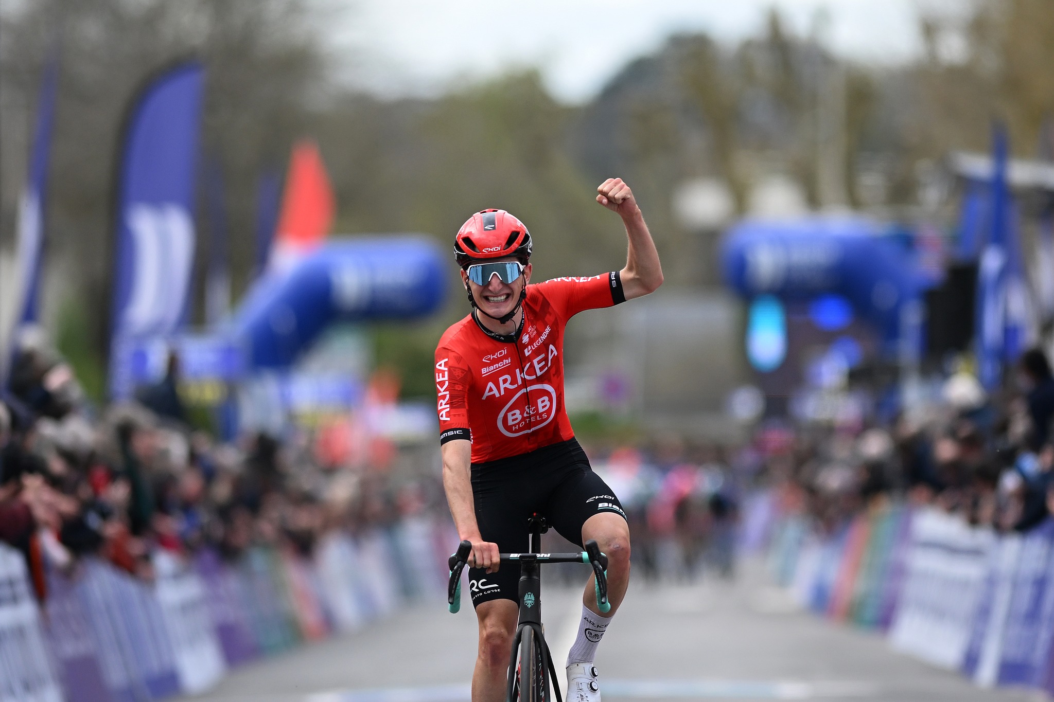Ewen Costiou vence etapa 2 e é o novo líder da Région Pays de la Loire Tour!