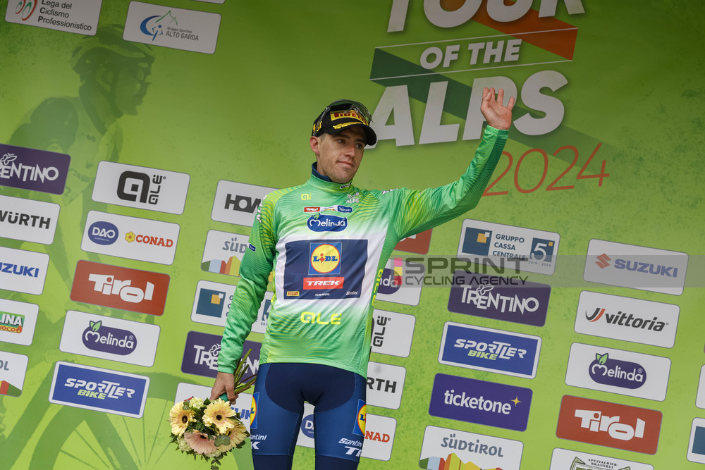 Juan Pedro Lopez segue o camisola verde do Tour of the Alps (Foto: Ilario Biondi/SprintCyclingAgency©2024)