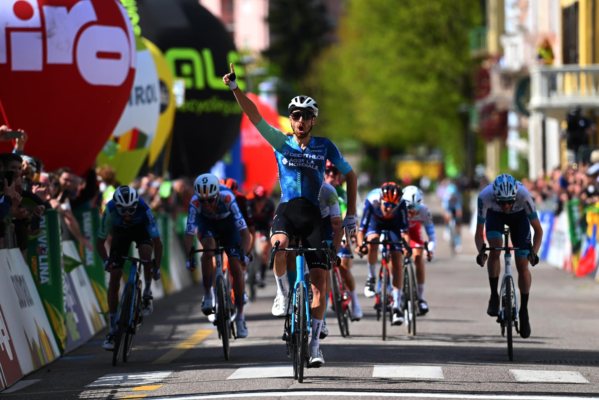 Aurélien Paret-Peintre vence em Levico Terme! Juan Pedro Lopez conquista Tour of the Alps!