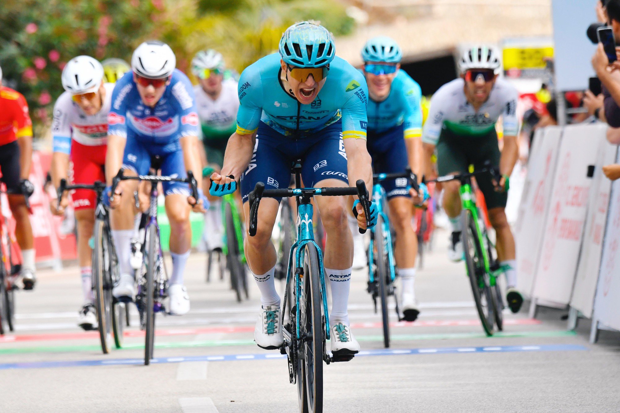 Max Kanter vence etapa 2 do Tour of Turkiye! Henri Uhlig é o novo líder!