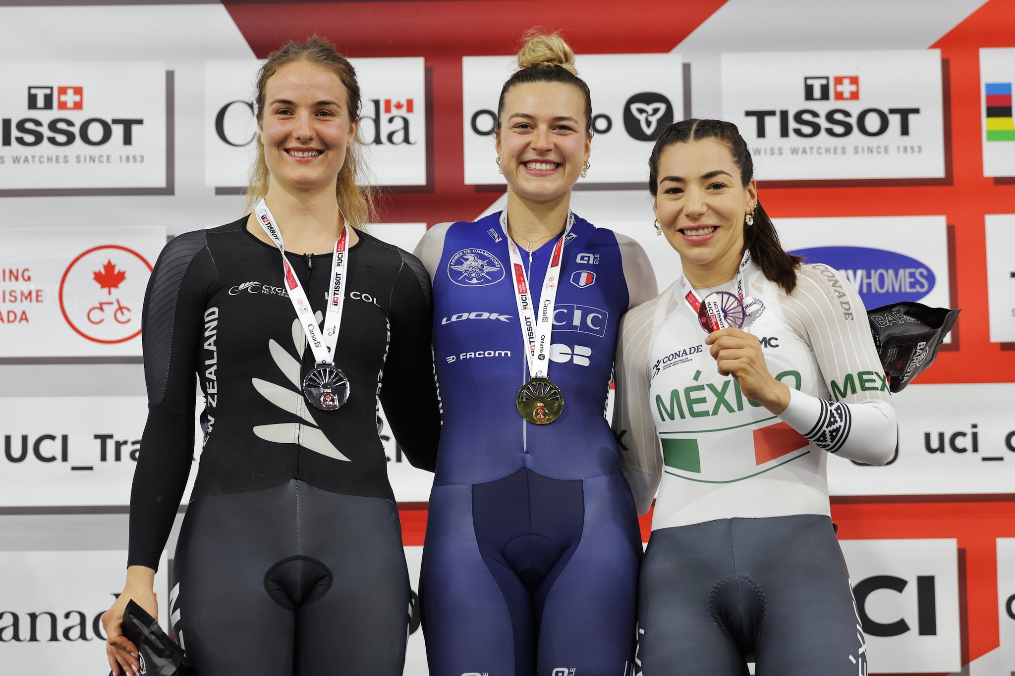 Pódio do Sprint feminino com Ellesse Andrews, Mathilde Gros e Luz Gaxiola