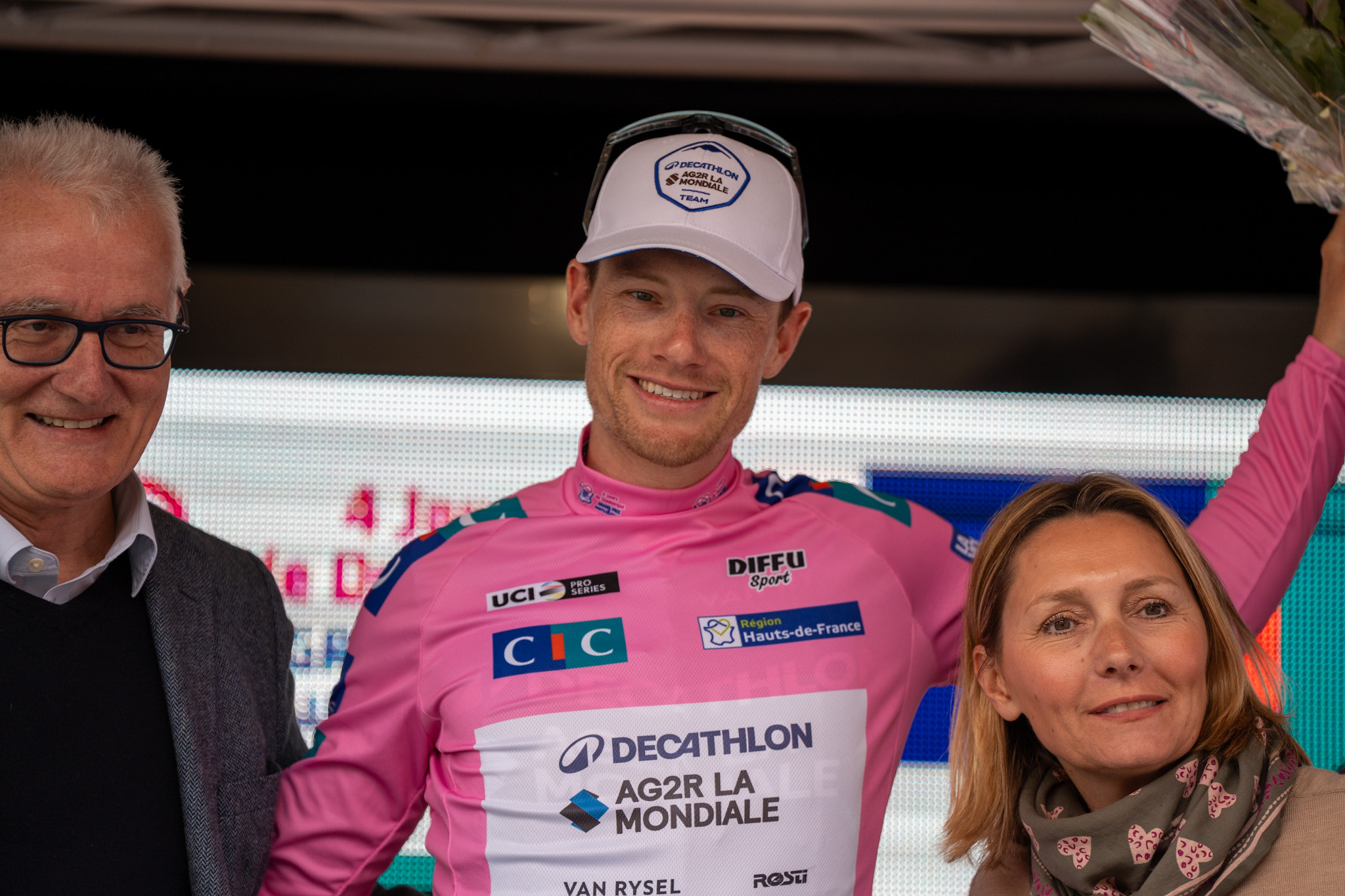 Sam Bennett segue o camisola rosa do 4 Jours de Dunkerque