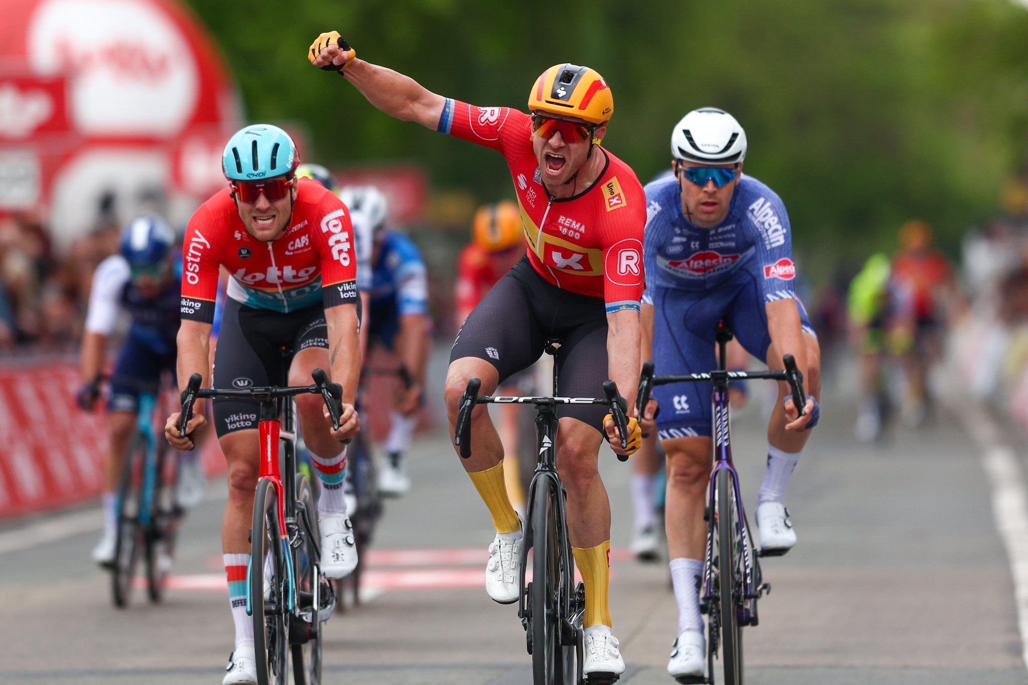 Alexander Kristoff regressa às vitórias na Elfstedenronde!