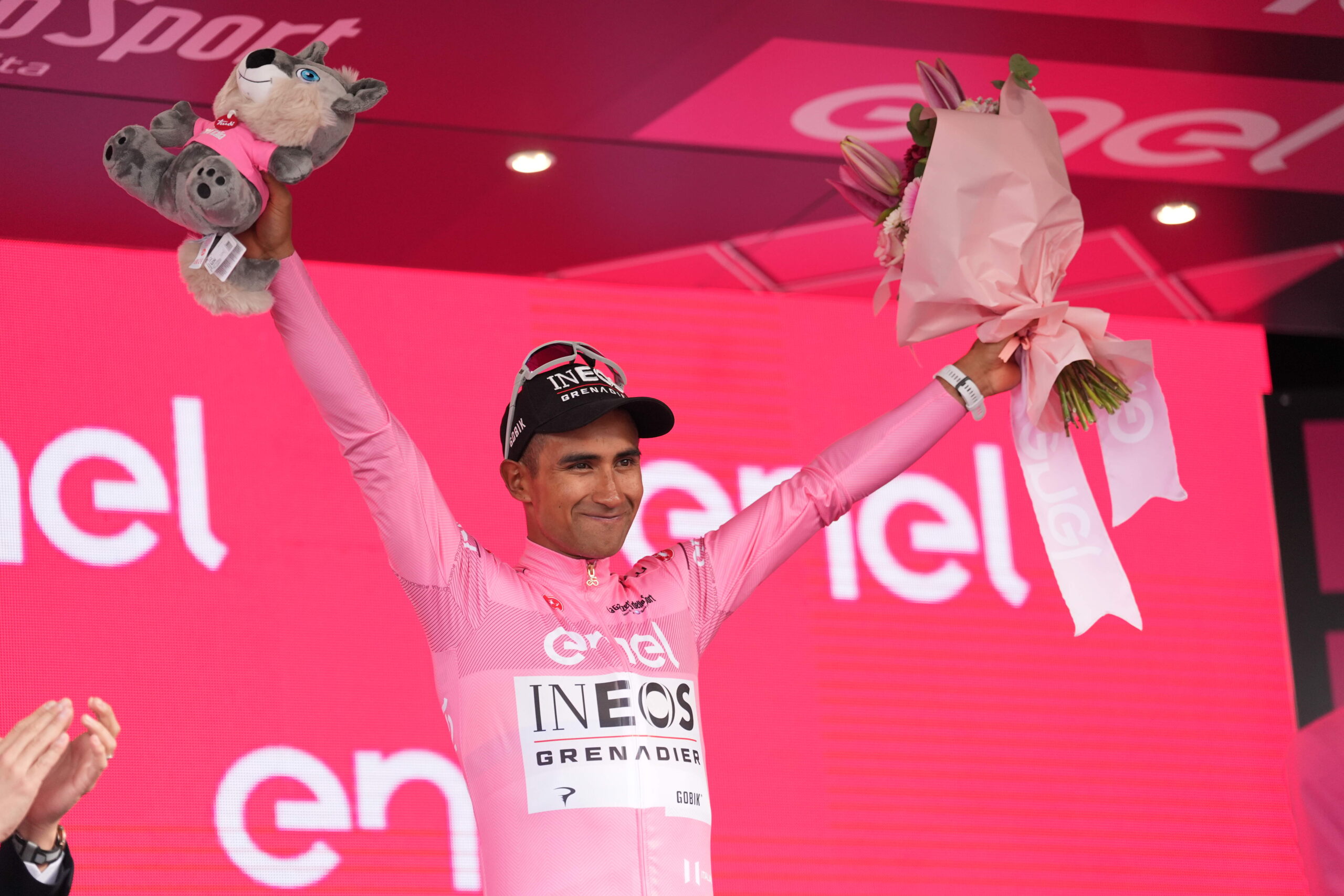 Jhonnatan Narvaez é o primeiro Maglia Rosa do Giro d'Italia