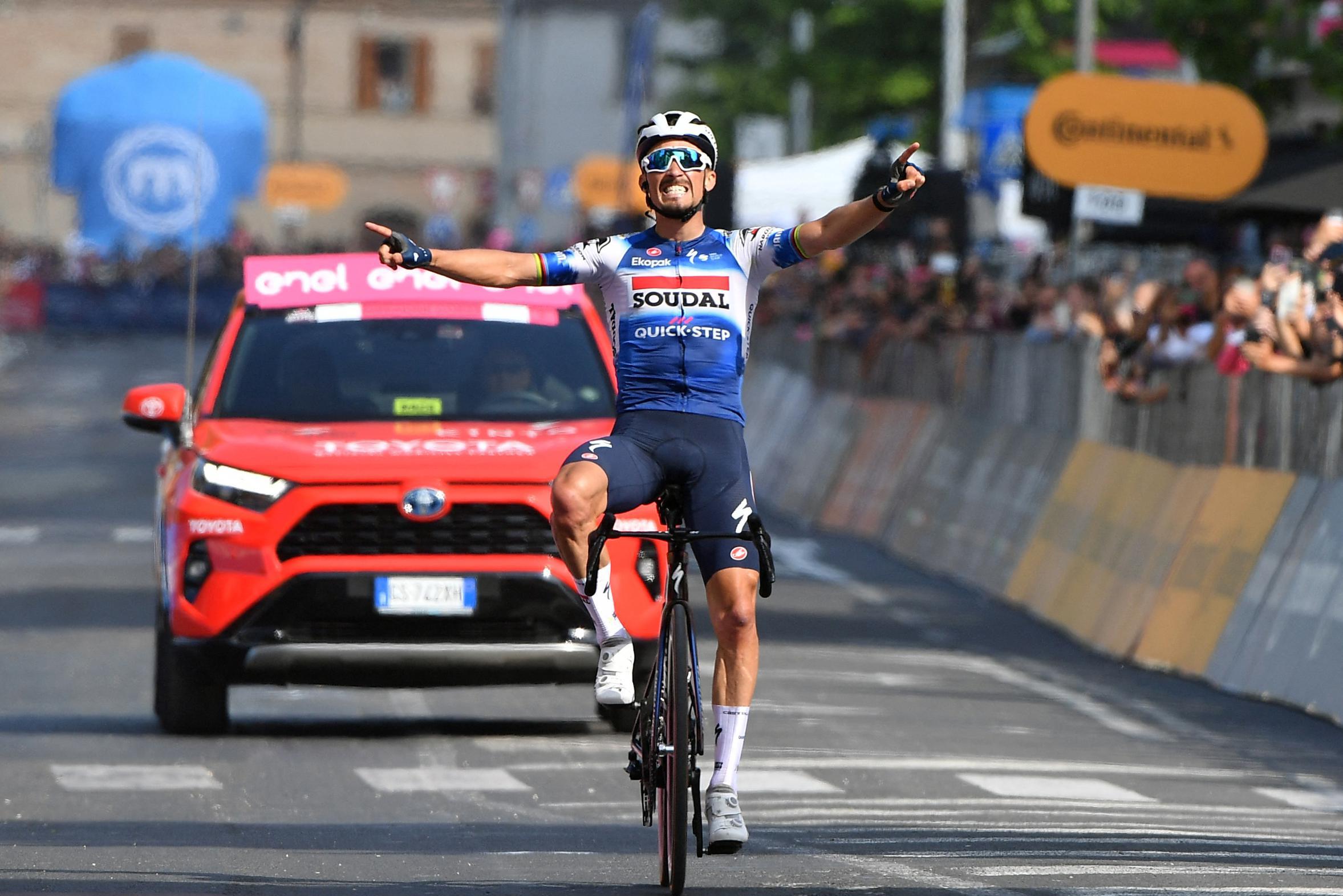 Julian Alaphilippe vence etapa 12 do Giro d’Italia, após exibição monstruosa!