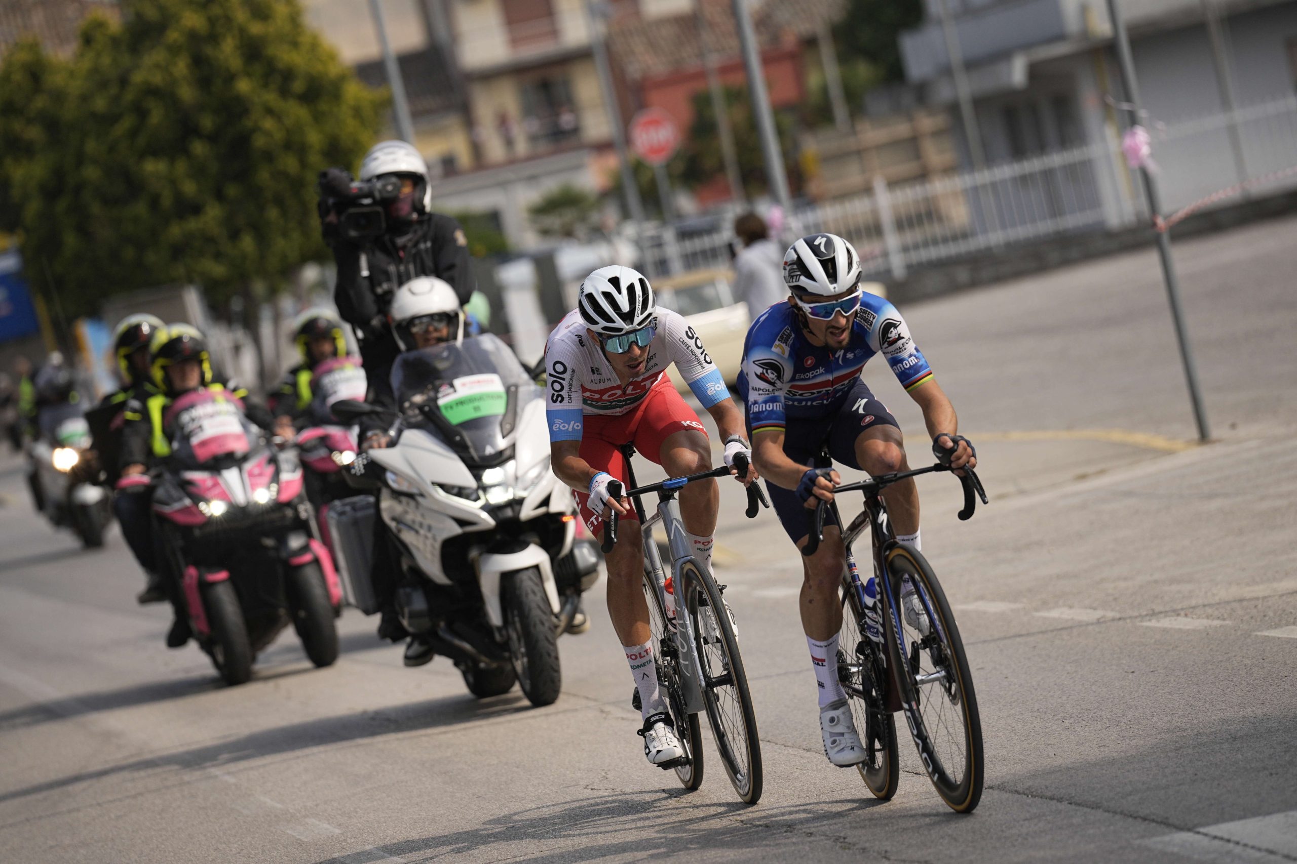 Mirco Maestri e Julian Alaphilippe foram os protagonistas da etapa 12 do Giro d'Italia (Foto: Giro d'Italia)