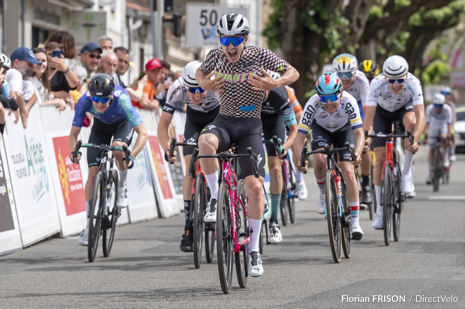 Joseph Pidcock vence em Saint-Girons! Darren Van Bekkum conquista Ronde de l’Isard!
