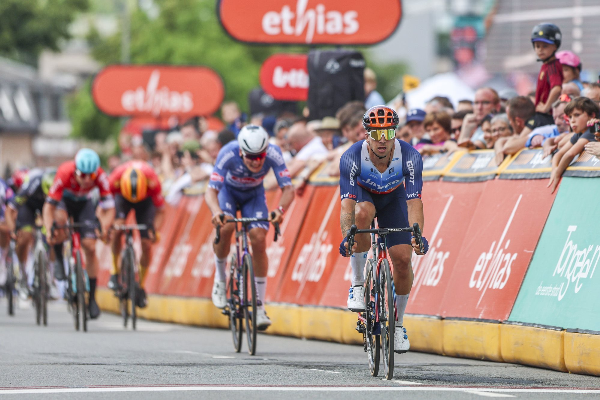 Dylan Groenewegen regressa às vitórias na Ronde van Limburg!