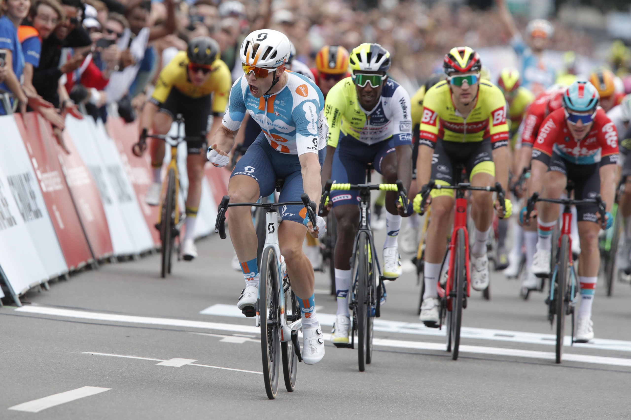 Casper Van Uden impõe-se ao sprint e conquista Rund um Koln!