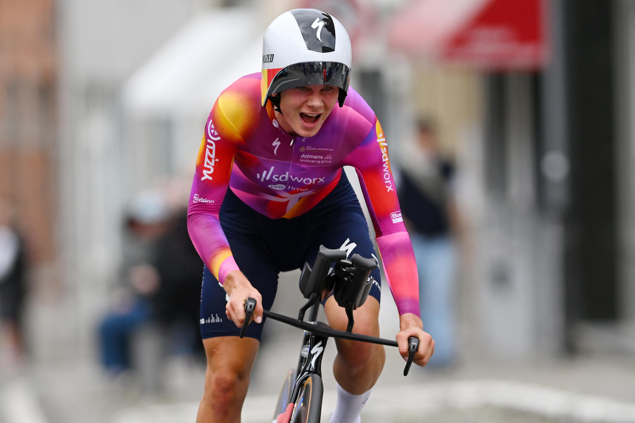 Lotte Kopecky faz história no dia 2 dos Campeonatos Nacionais pelo Mundo!