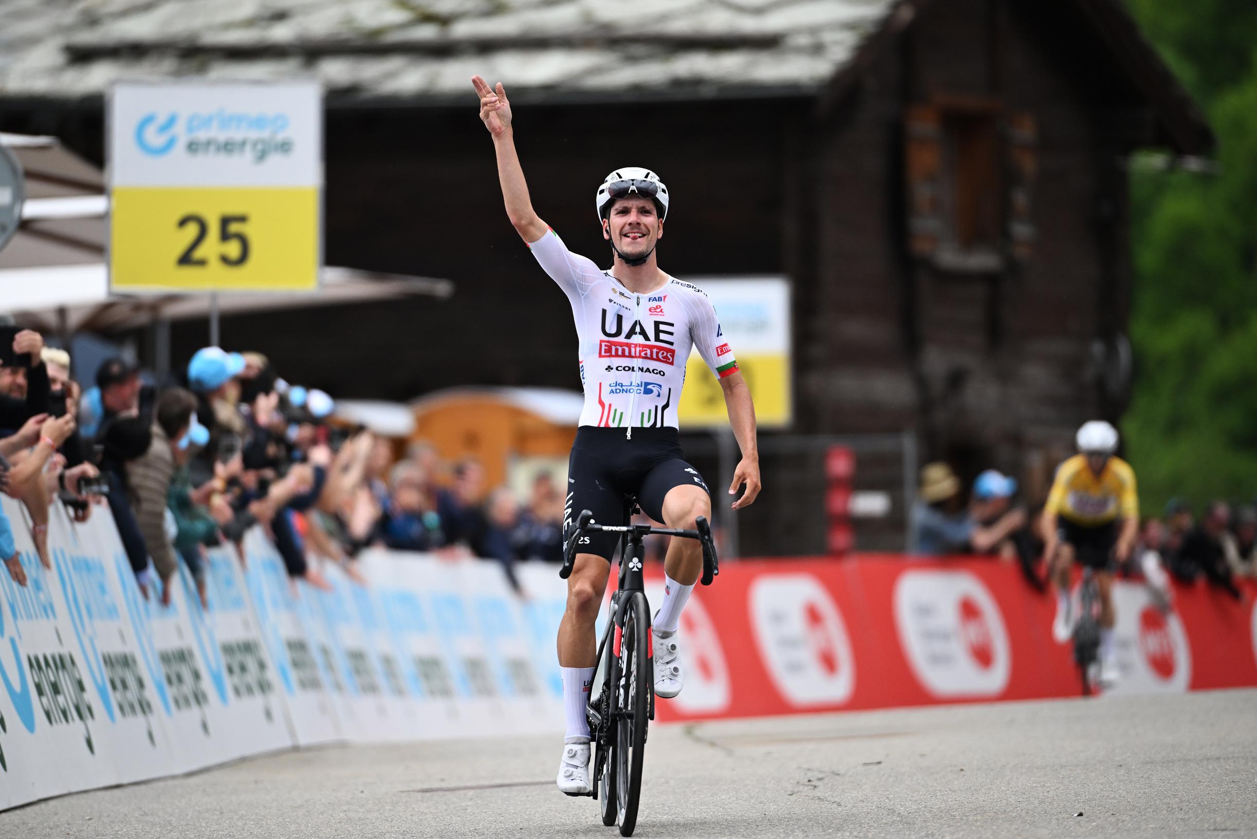 João Almeida vence na força etapa 6 do Tour de Suisse! Adam Yates segue líder!