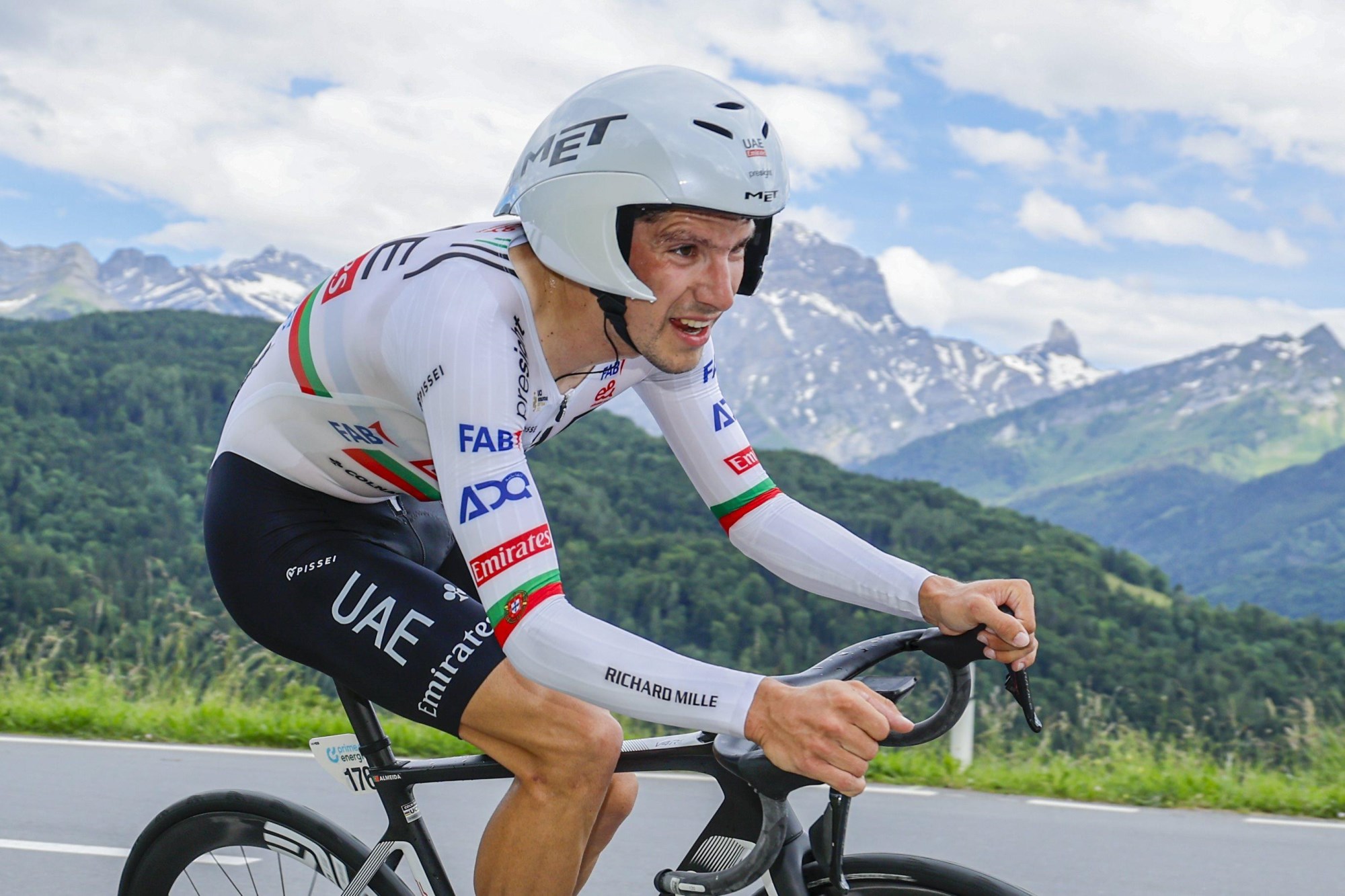 João Almeida vence contrarrelógio! Adam Yates conquista Tour de Suisse por 22s!