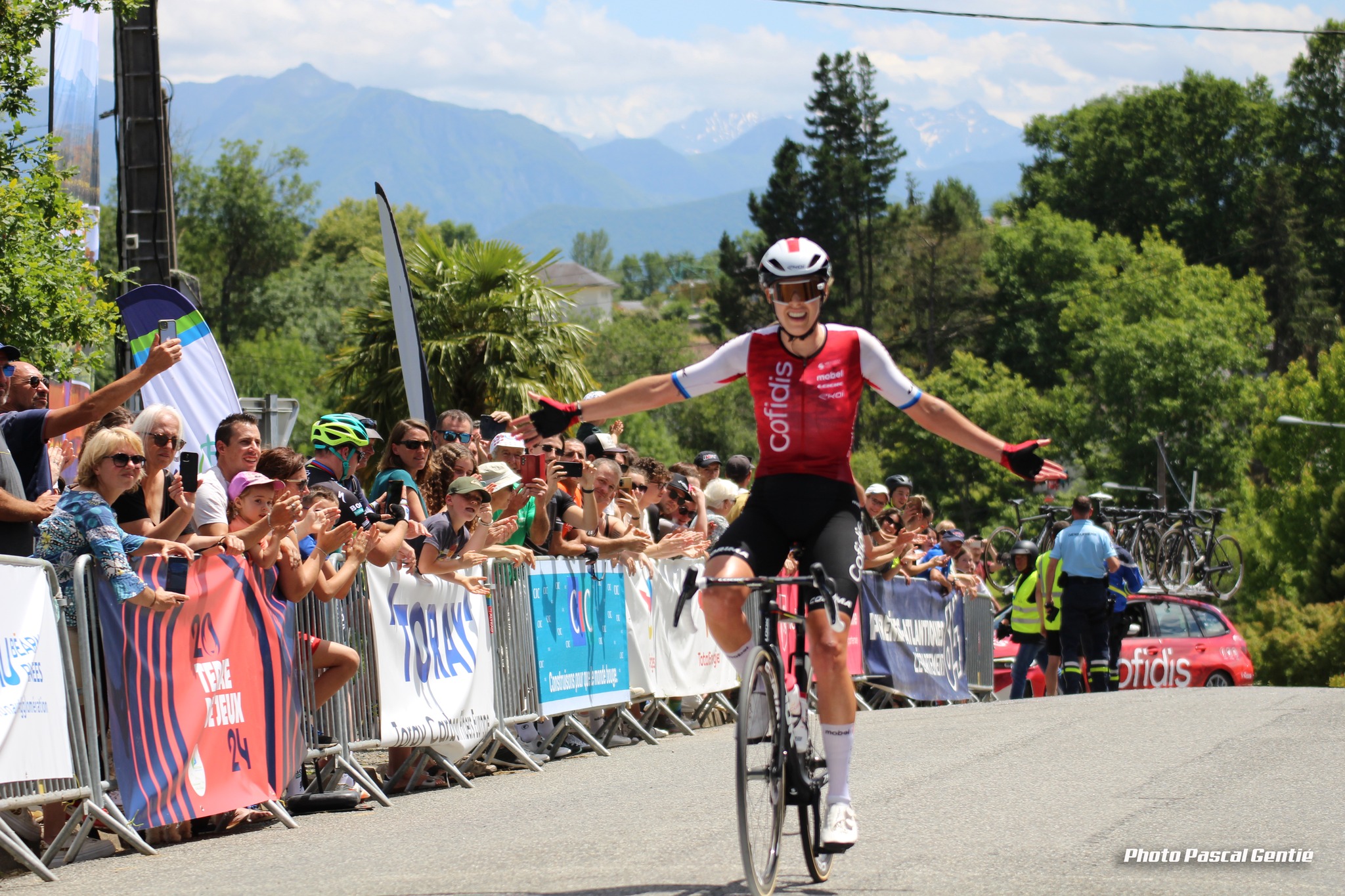Josie Talbot triunfa em Bosdarros! Usoa Ostolaza vence Tour Féminin International des Pyrénées!