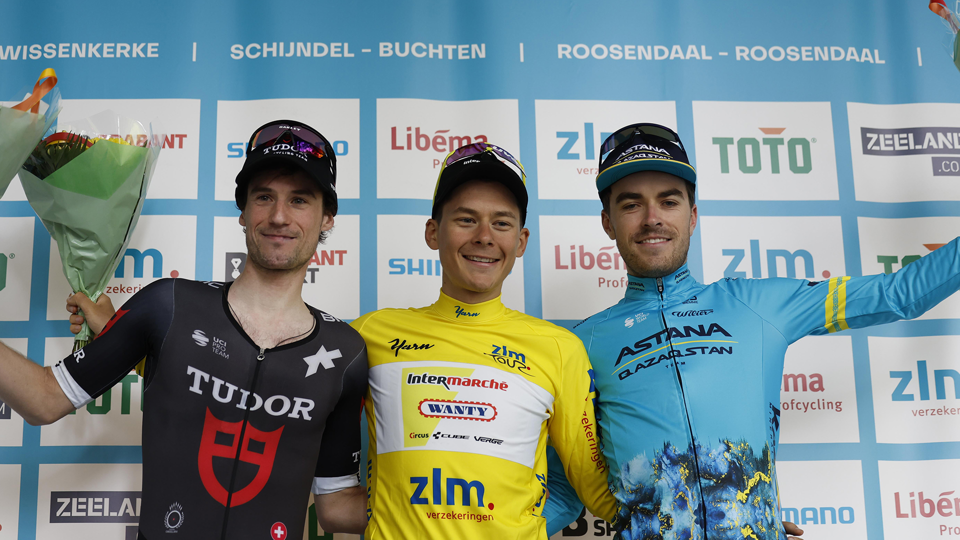 Pódio do ZLM Tour com Tom Bohli, Rune Herregodts e Max Walker (Foto: Sprint Cycling Agency)