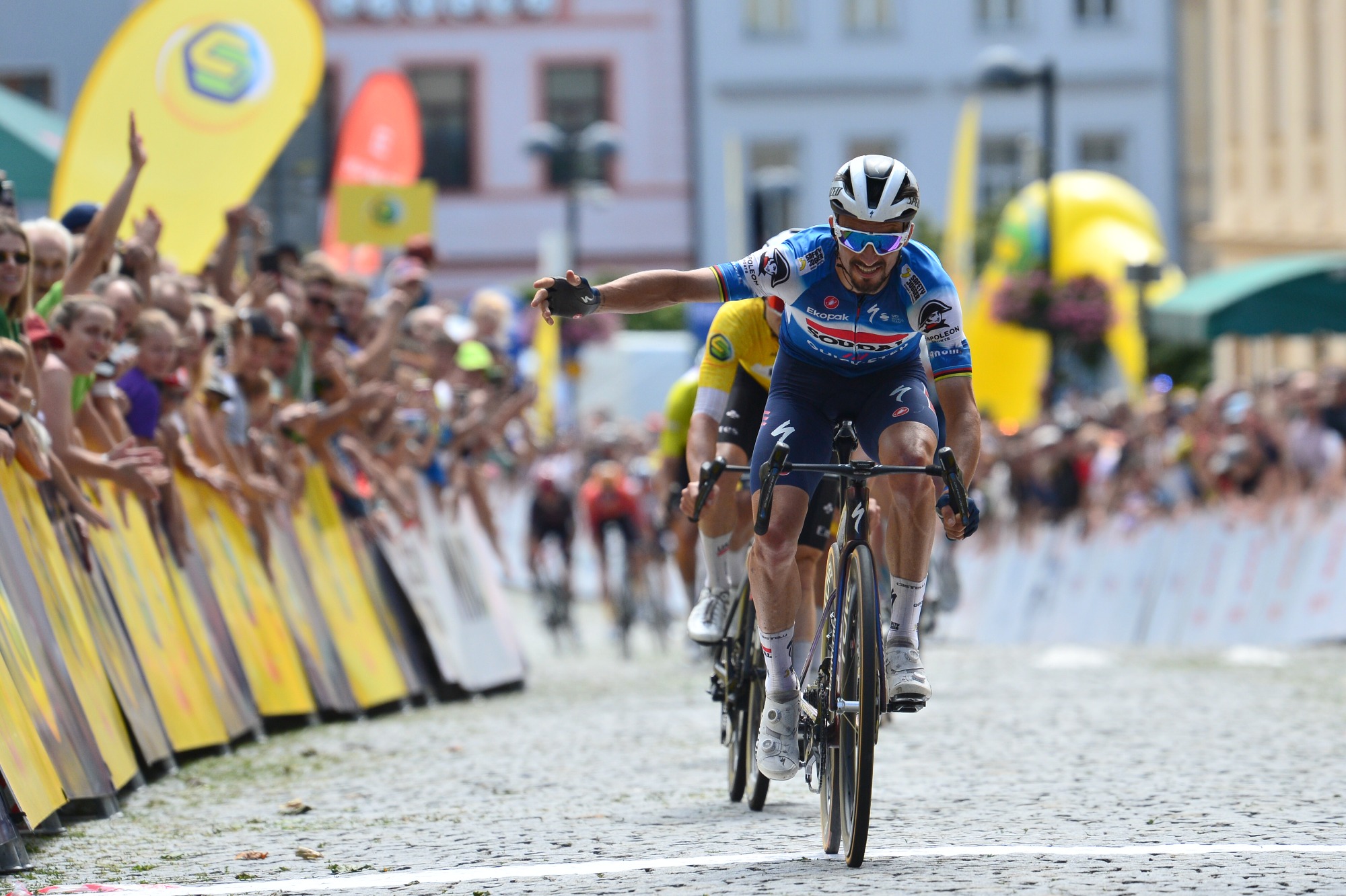 Julian Alaphilippe vence etapa final do Czech Tour! Marc Hirschi conquista a geral final!