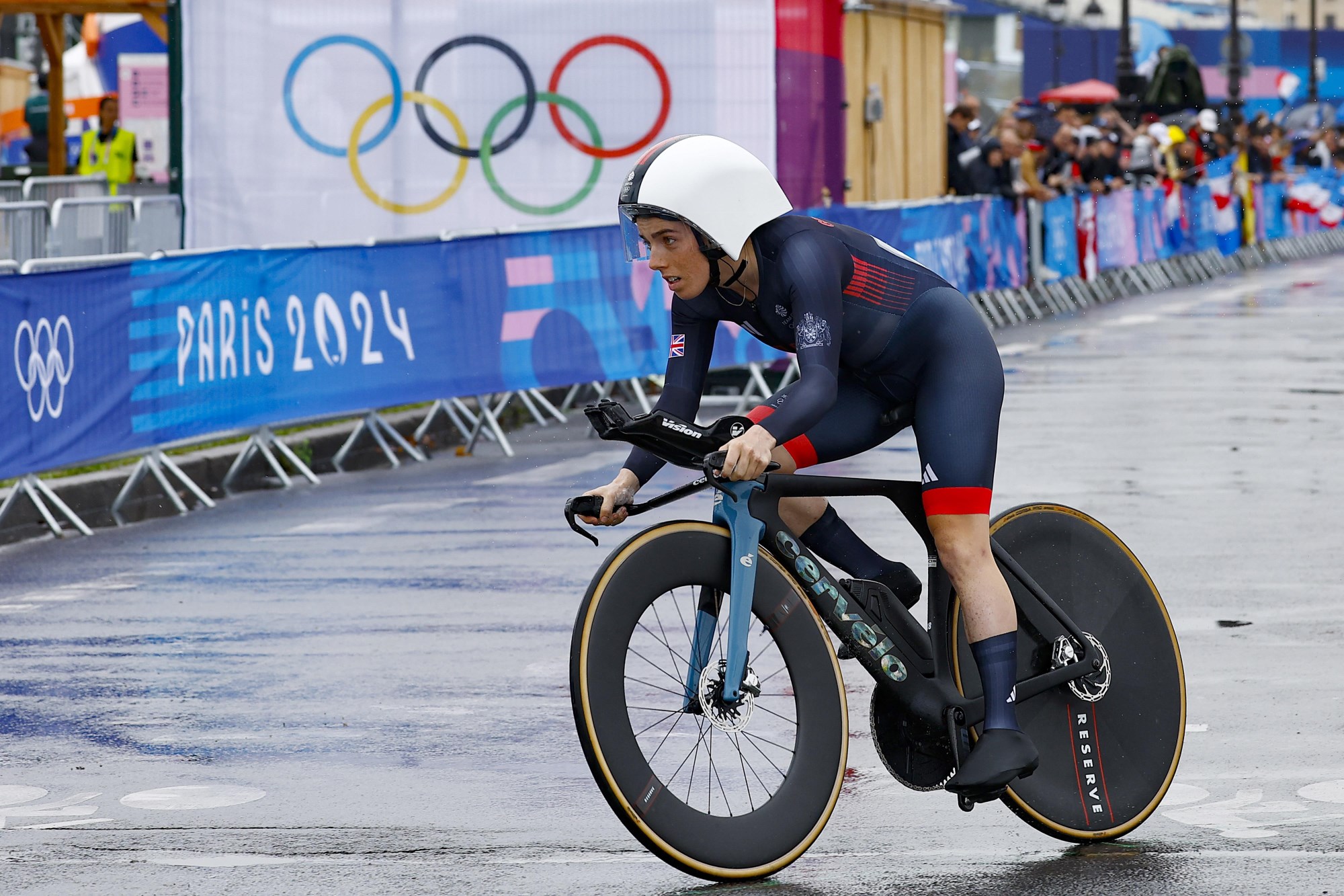 Anna Henderson conquistou a tão desejada medalha Olímpica (Foto: Cor Vos)