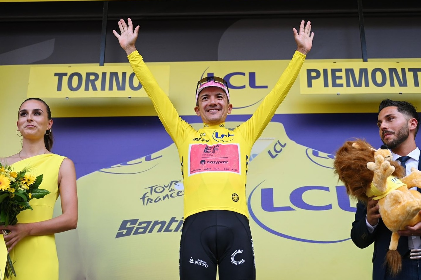 Richard Carapaz é o primeiro equatoriano a envergar a camisola amarela no Tour de France (Foto: Getty Images)