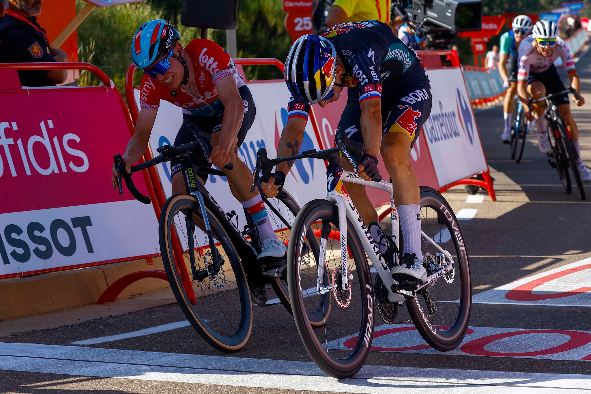 Primoz Roglic vence etapa 4 e é o novo líder da La Vuelta! João Almeida foi 3º e é agora 2º na geral!