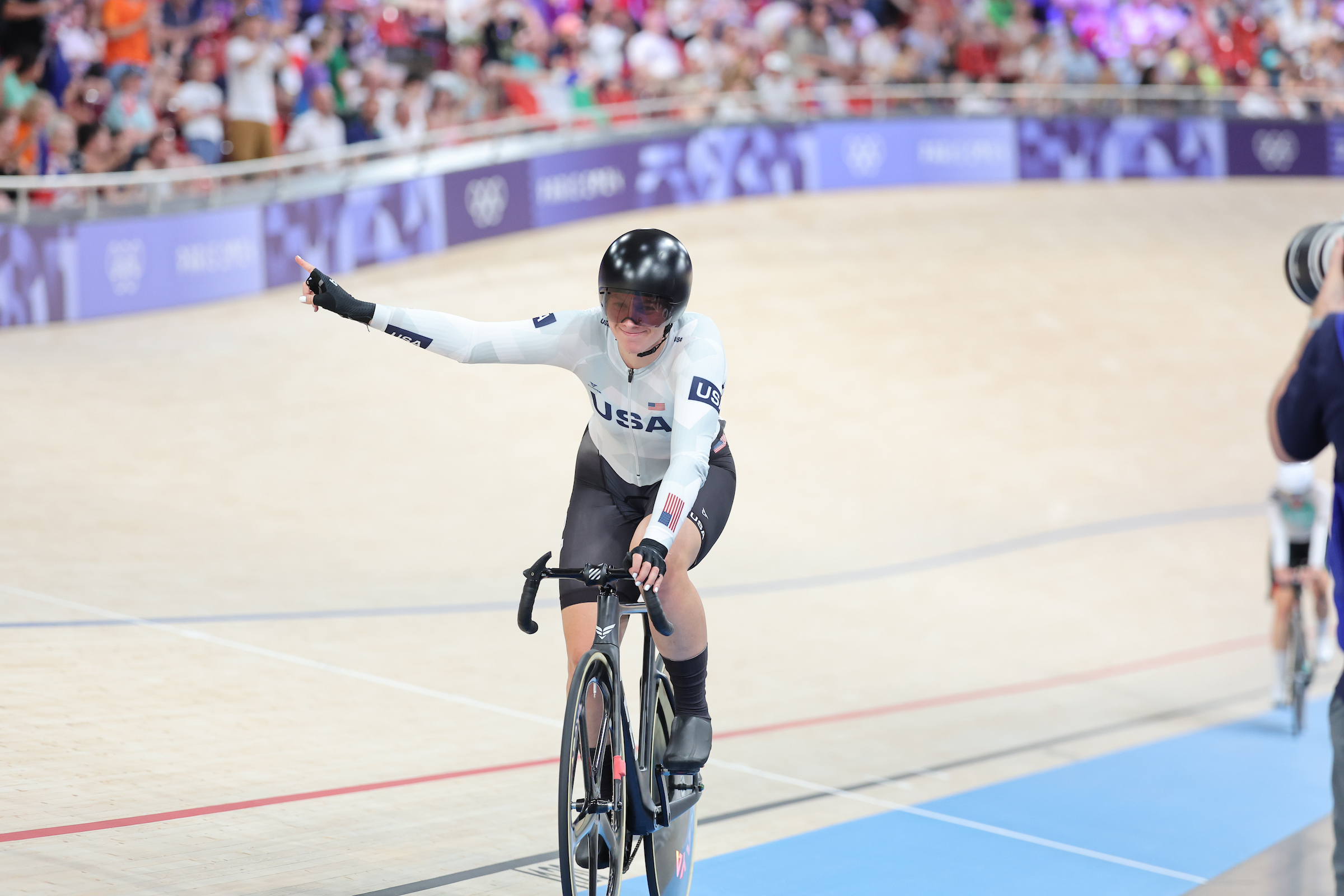 Jennifer Valente é Bicampeã Olímpica de Omnium! Tata Martins foi 14ª!